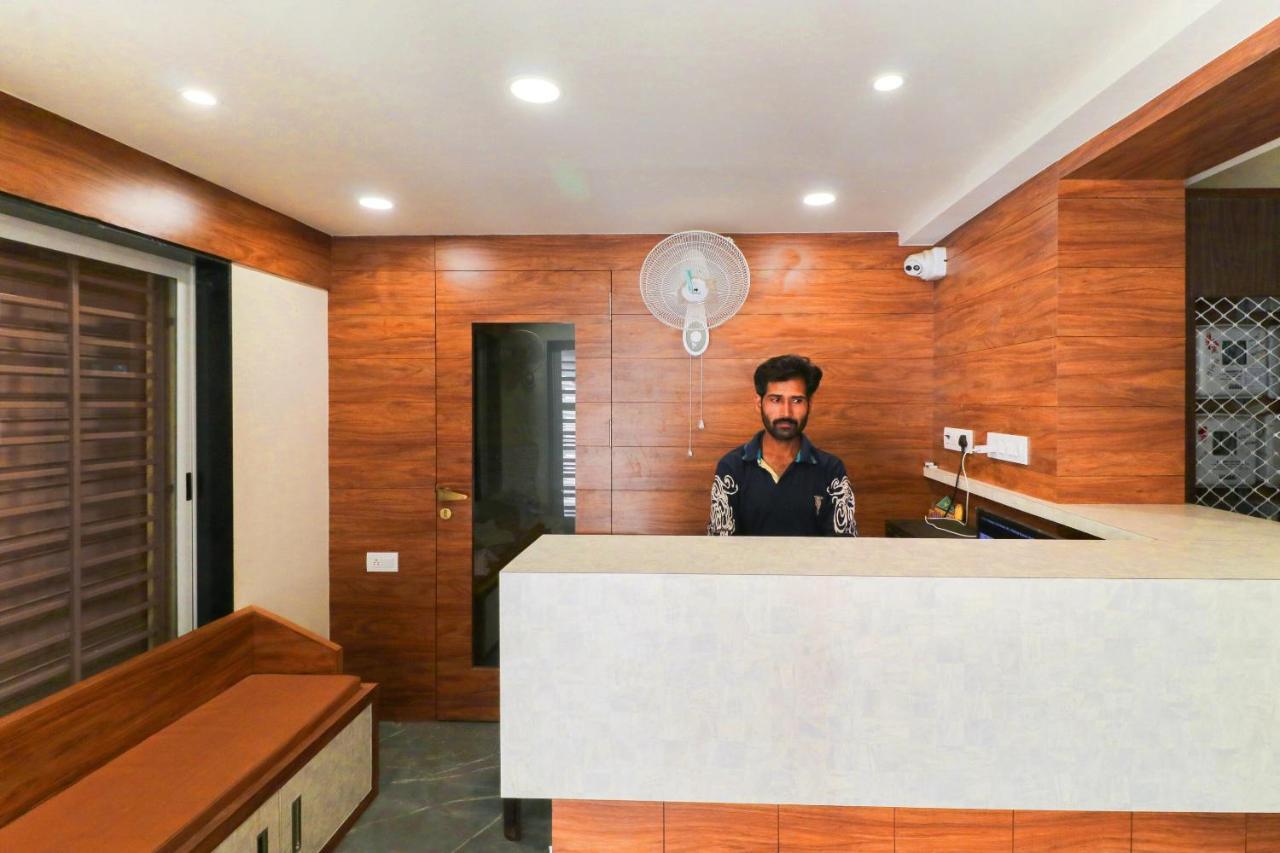 Oyo 63903 Hotel Shree Ram Villa Дварка Екстер'єр фото