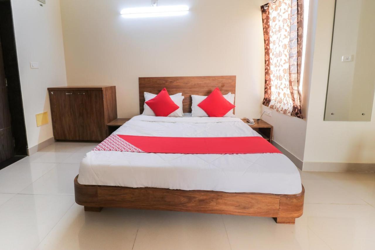Oyo 63903 Hotel Shree Ram Villa Дварка Екстер'єр фото