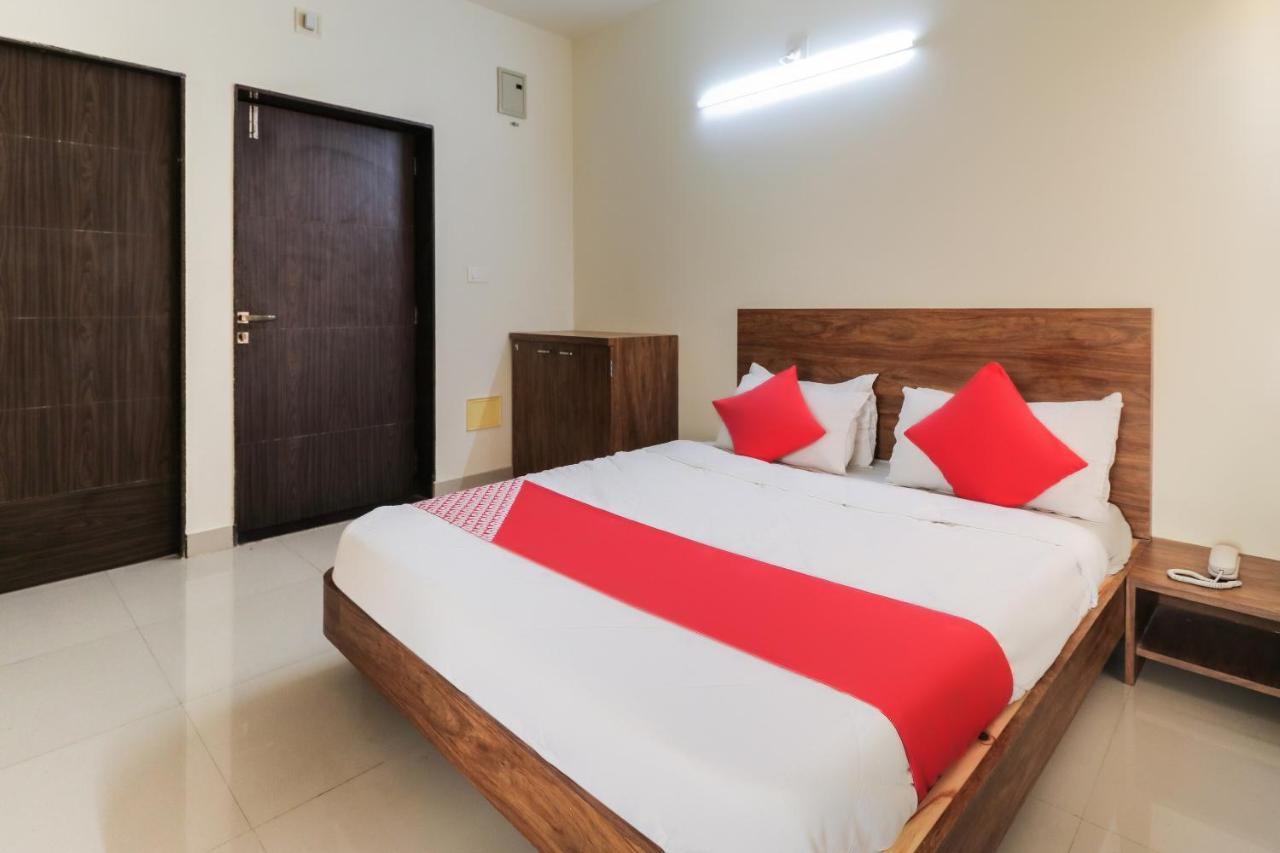Oyo 63903 Hotel Shree Ram Villa Дварка Екстер'єр фото